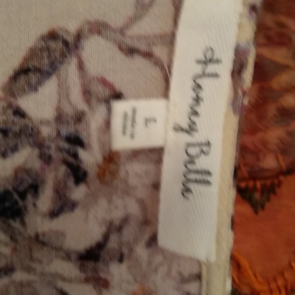 Cream flowered top - Picture 5 of 5